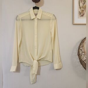 Banana Republic Sheer Button-Down Tie Front Blouse. Size 0.
